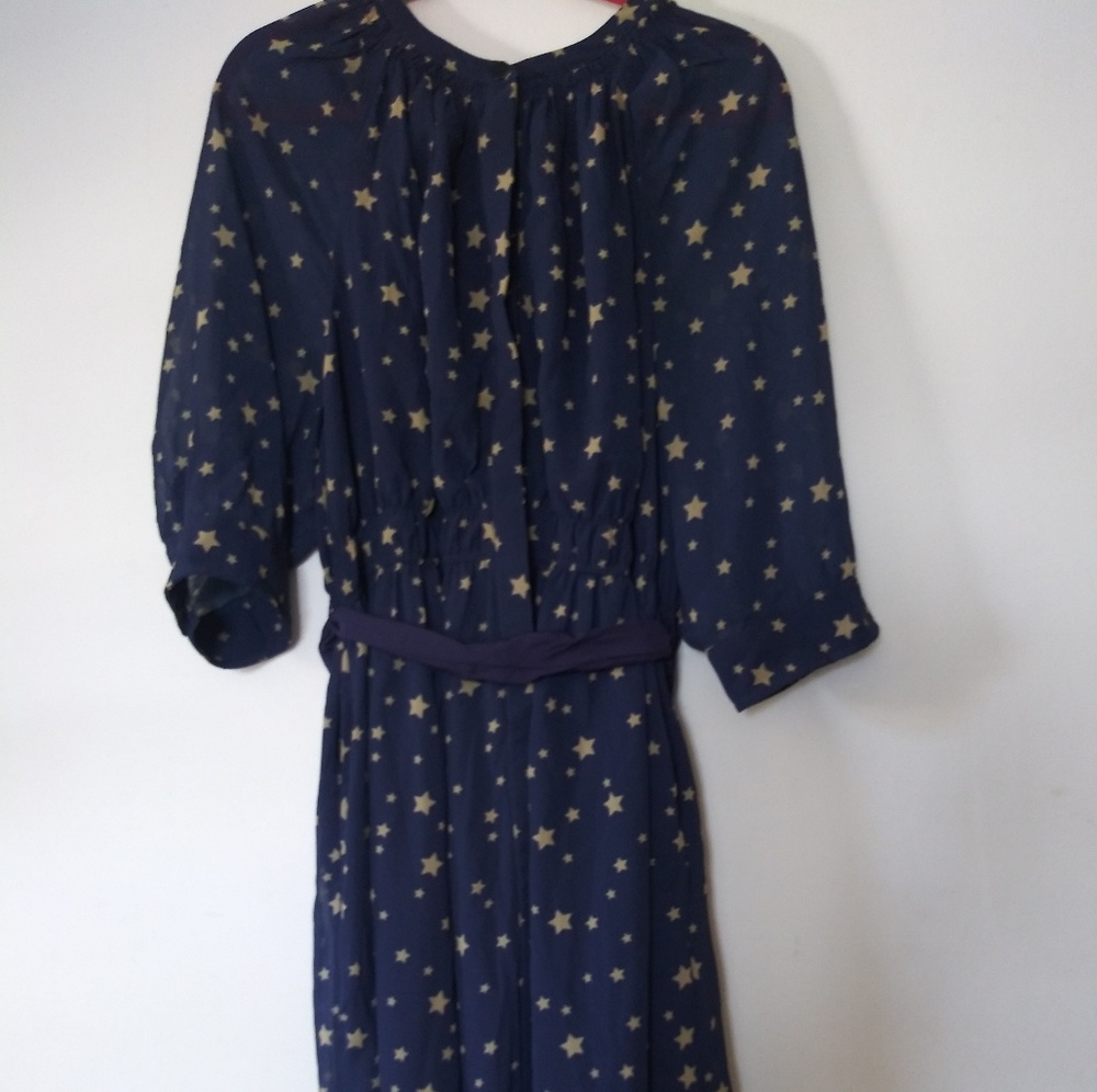 Star Print split neck Georgette Shift Dress